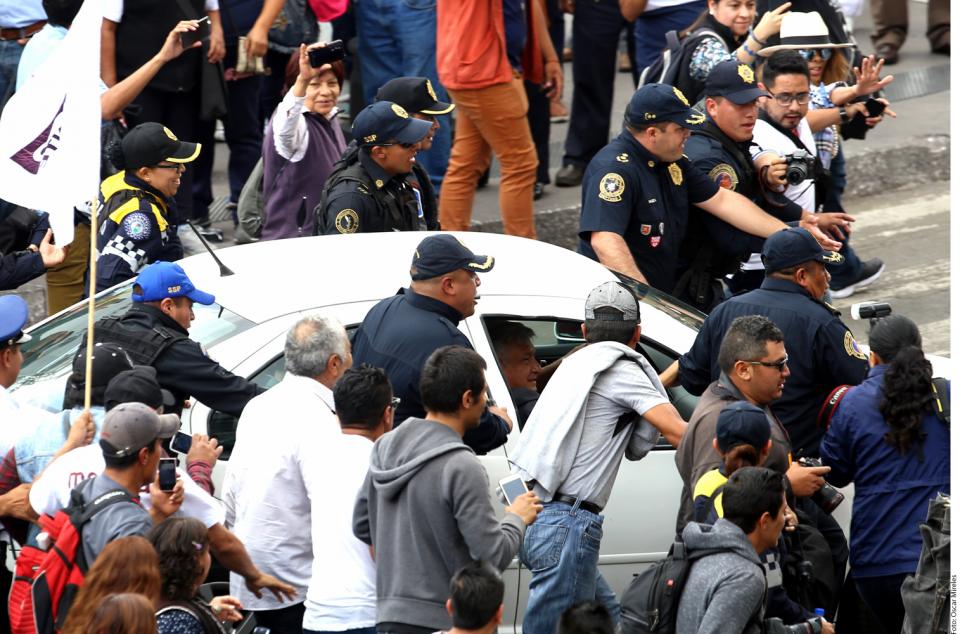 04y05Bahía Tema del Día (4) Pone AMLO fin a protección del Estado Mayor Presidencial