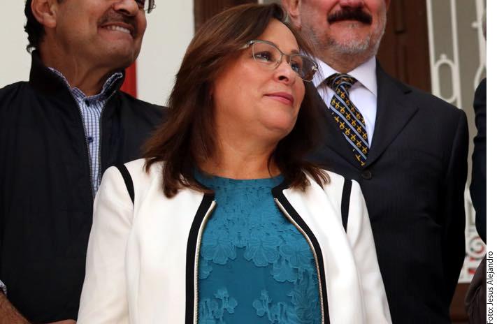 04y05Bahía Tema del Día (5) Ajustarán gasto sindical en Pemex y la CFE