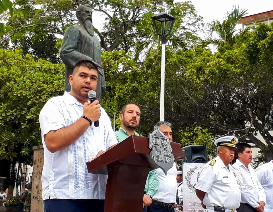 10y11Bahía (7) Reconoce alcalde labor de los abogados vallartenses