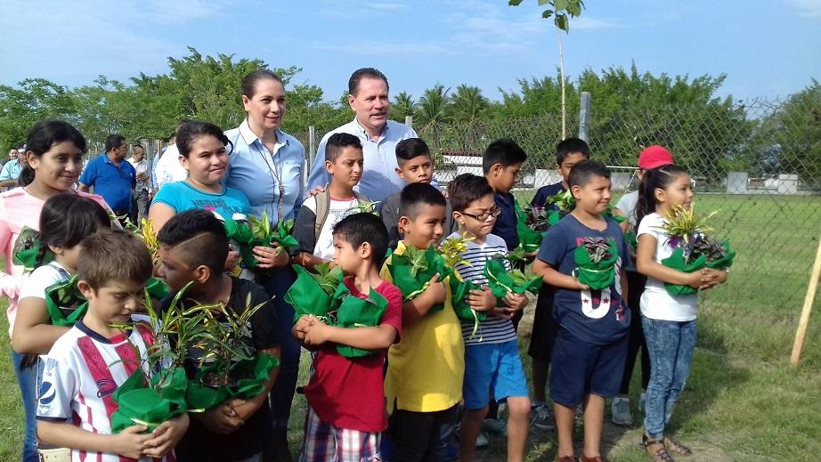 12y13Bahía (11) Reforestan Bahía, con motivo del Día del Árbol