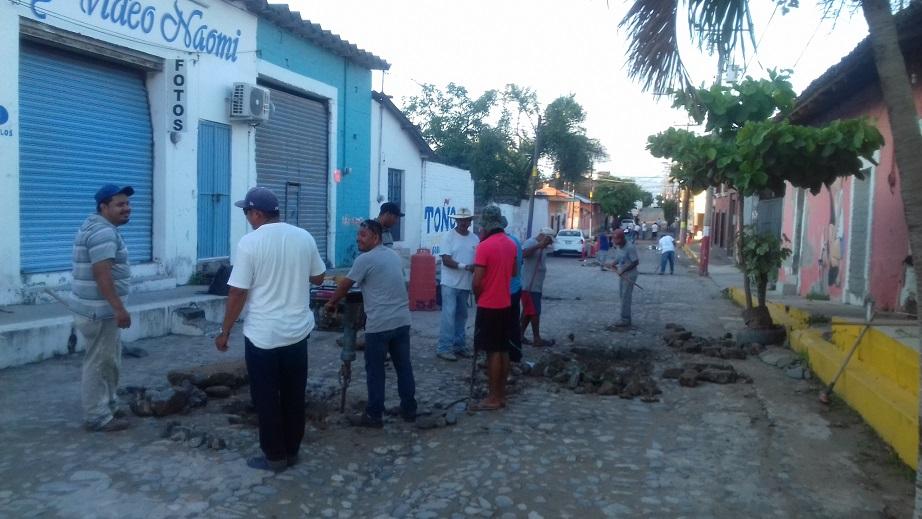 14y15Bahía (3) Cuestionan obra para detener manifestación