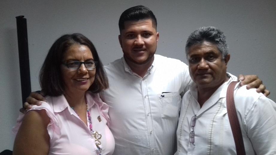 14y15Bahía (9) Se planta el primer árbol "Kiri" en San Vicente