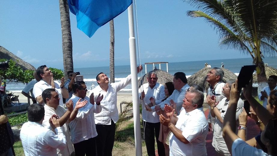18y19Bahía (1) EN NUEVO VALLARTA… Realizan izamiento de “Blue Flag” y entrega de certificados de playas limpias