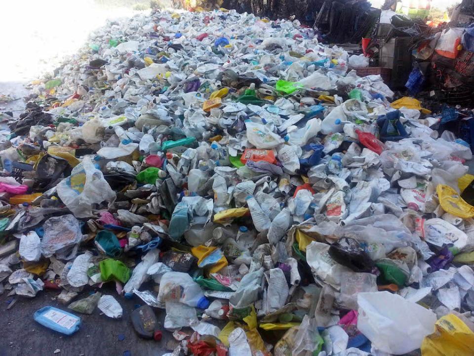 18y19Bahía (3) Proponen prohibir de manera gradual productos de plástico y unicel