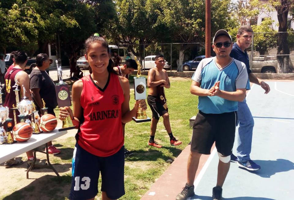 26y27Deportes (7) Ganan Prepa del Valle y la Jacobo