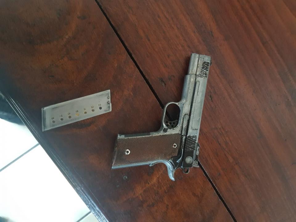 30y31Sucesos (4) Con pistola de Plástico, intentaban asaltar tienda de conveniencia