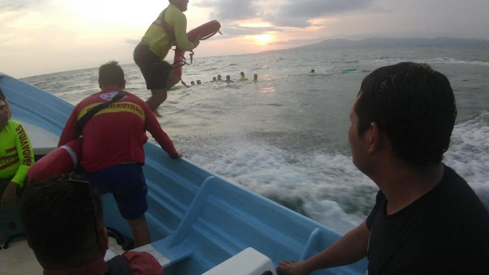 RESCATE ACUATICO PC BAHIA Y ESTADO NAY (8) Entrenan Guardavidas de Bahía en Salvamento Acuático, Búsqueda y Rescate