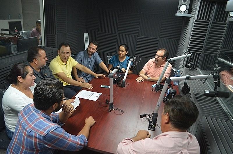 WhatsApp Image 2018-07-12 at 00.02.29 AL AIRE LA SEGUNDA DE TRES ESTACIONES… Un nuevo concepto radiofónico para BCS es "Radiante FM"