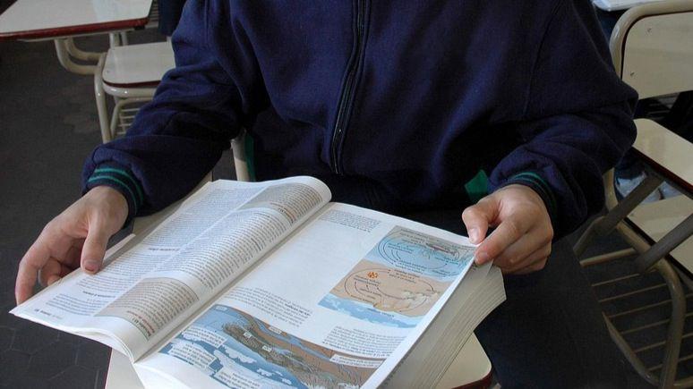 10y11Bahía (1) Preocupa a padres de familia la falta de libros de texto; la DRSE gestiona