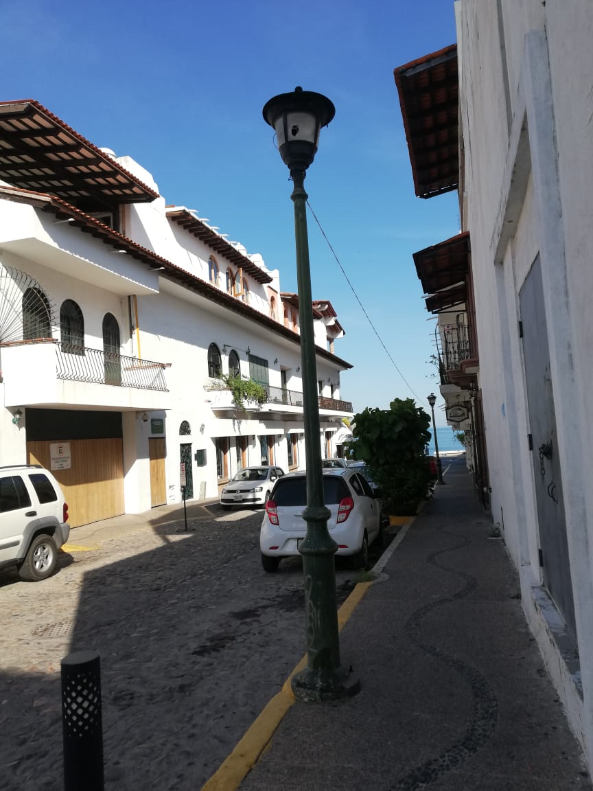 10y11Bahía (2) Denuncian vecinos del centro deficiencias en alumbrado público