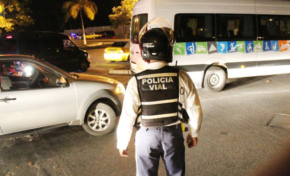 12y13Bahía (3) Emite comisario de seguridad MLP recomendaciones en el tema de vialidad