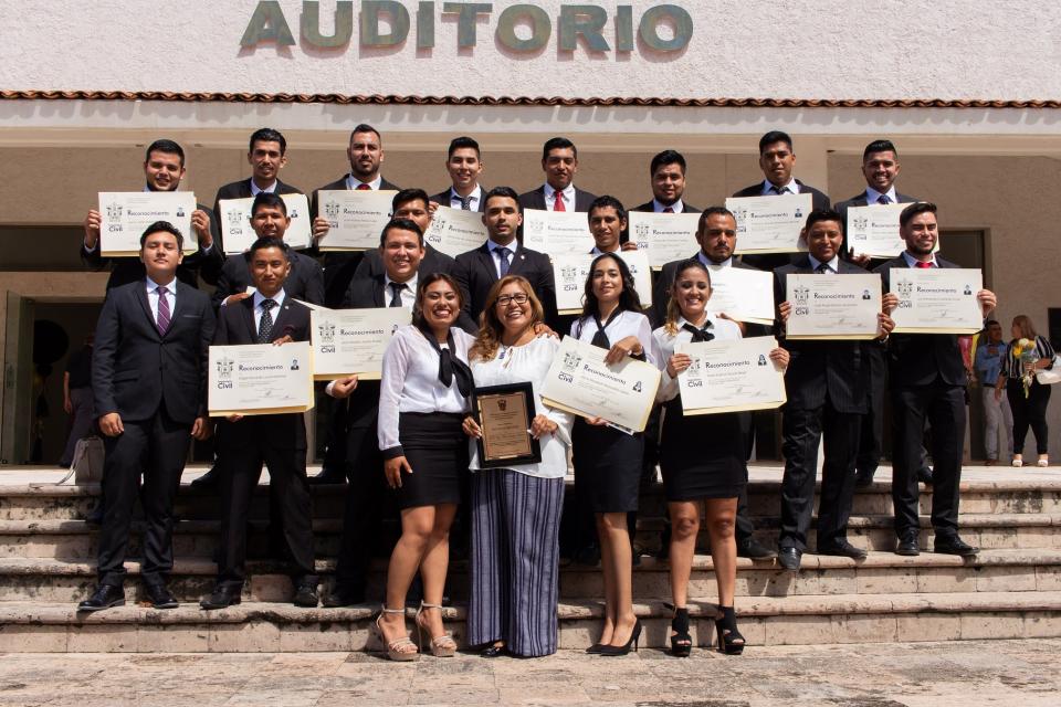 12y13Bahía (4) Egresa la vigésimo novena generación de Ingeniería Civil del CUCosta