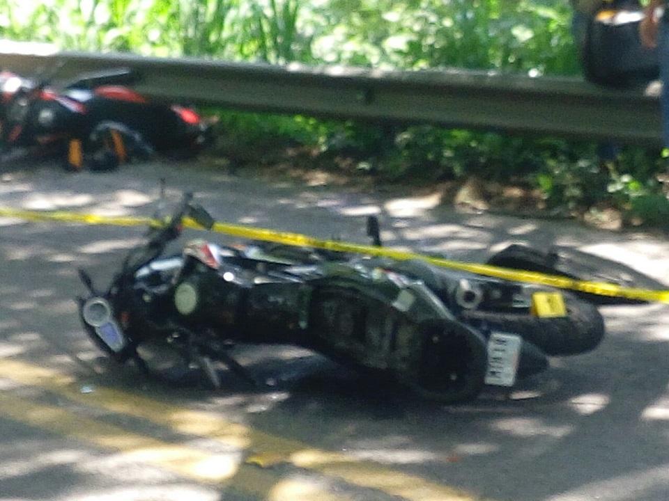 18y19Bahía (4) Choque entre motociclistas, deja un muerto y dos heridos