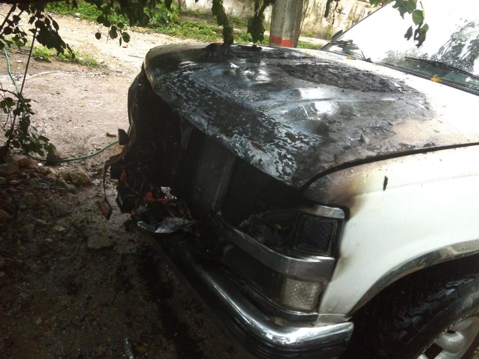 30y31Sucesos (10) Se incendia camioneta