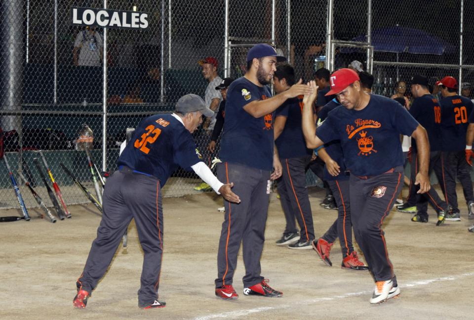 Softbol (01 Victoria para Red Sox