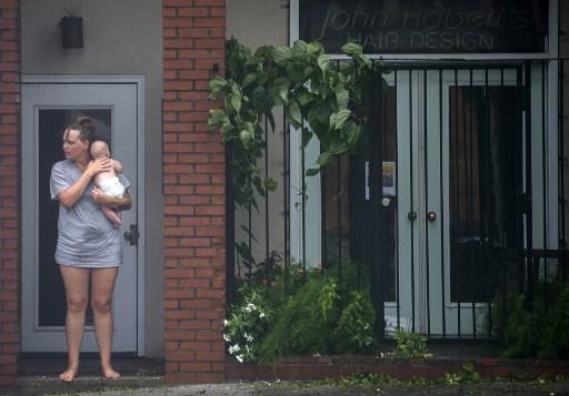 Hurricane Florence expected to barrel into the eastern United States El hurácan Florence deja varios muertos y decenas atrapados en EEUU