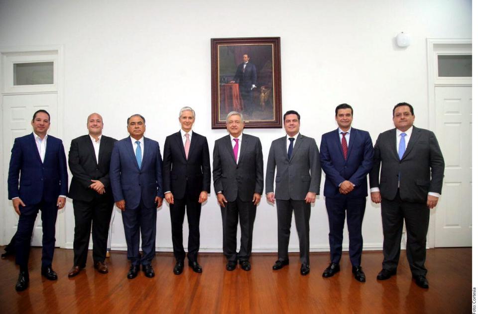 03Bahía Tema del Día Destinará AMLO 10 mil mdp a 15 ciudades; incluye a PV y BB
