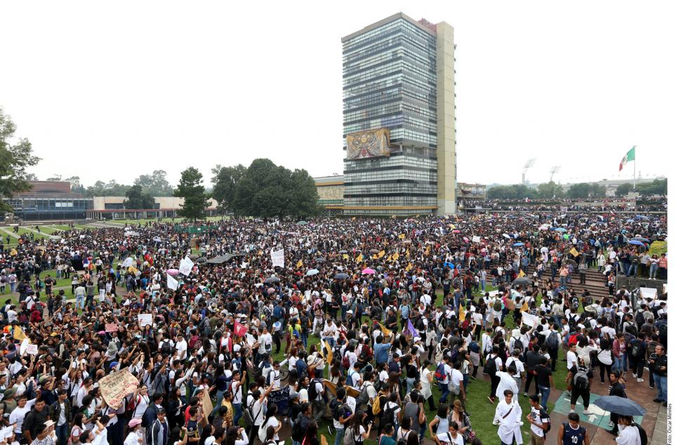 03Bahía Tema del Día Prenden a UNAM actos de violencia
