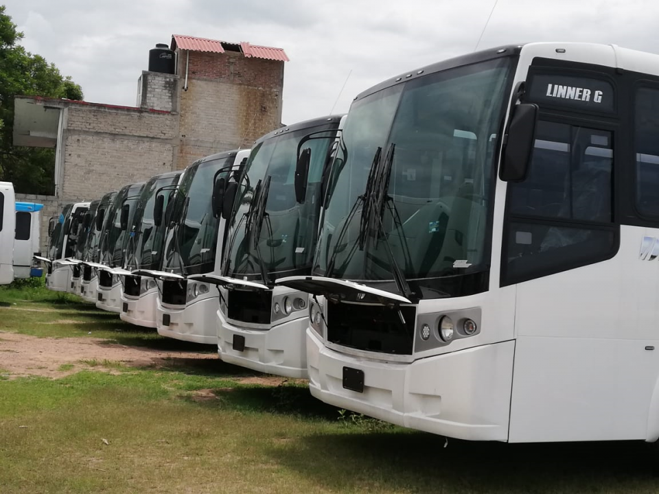 10y11Bahía (6) Estrena ruta Ixtapa – Pitilal catorce nuevas unidades