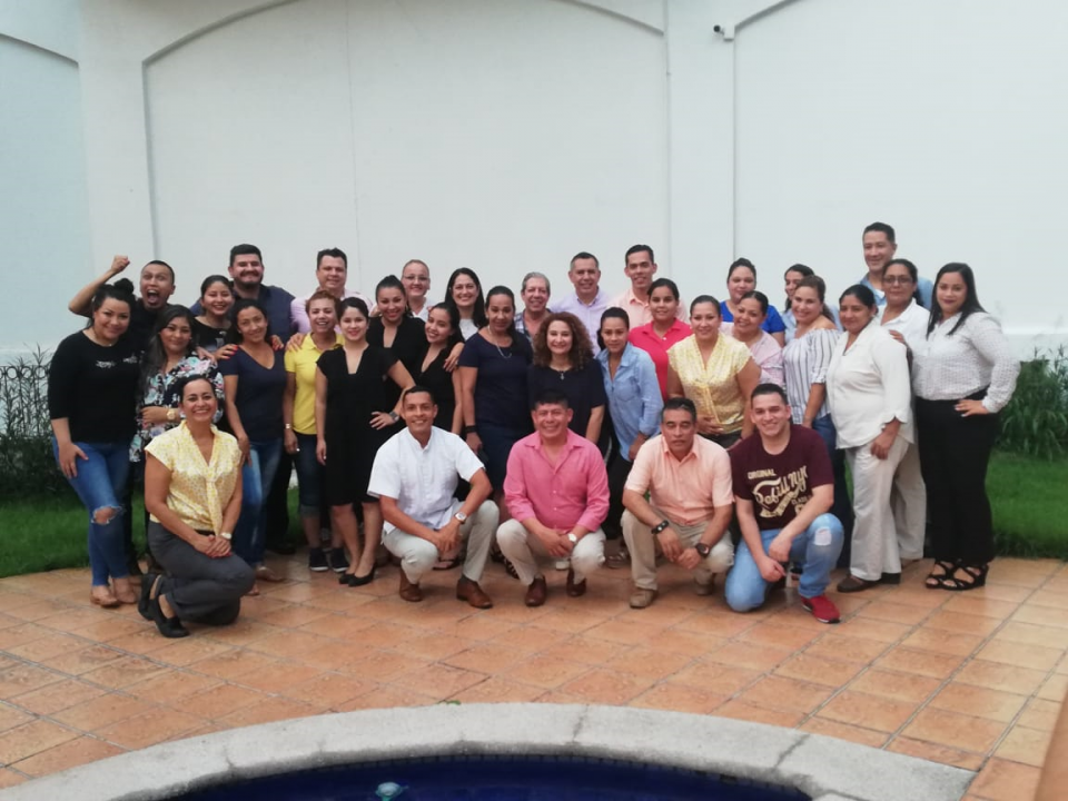 14y15Bahía (1) CAPACITACIÓN… Entrega Adeprotur certificados a Concierge In House por curso