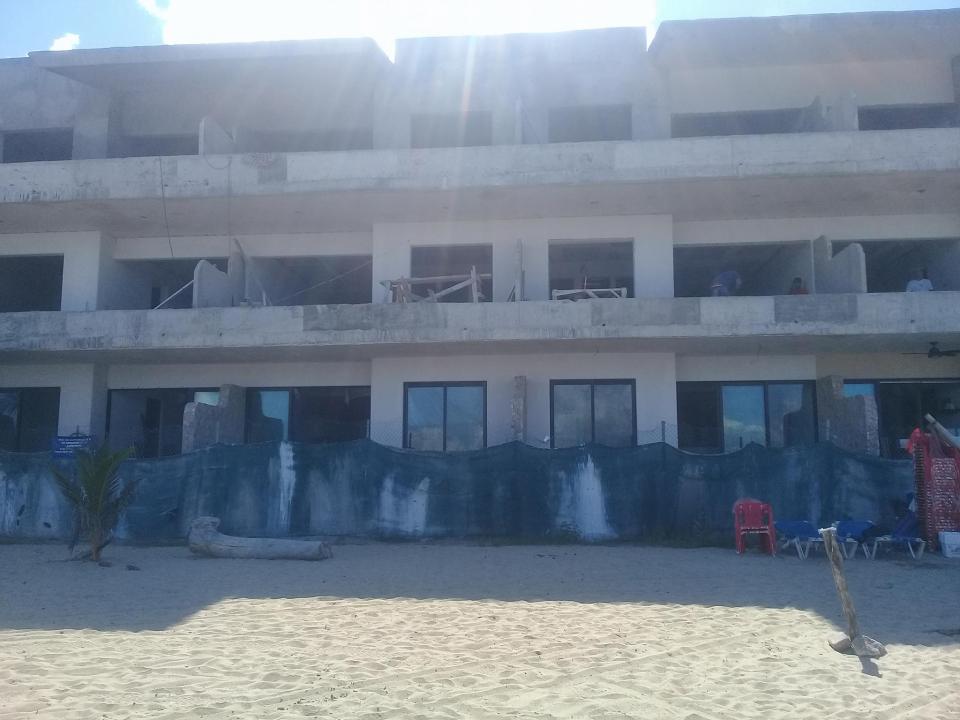 14y15Bahía (3) Denuncian activistas de San Pancho irregularidades en construcción