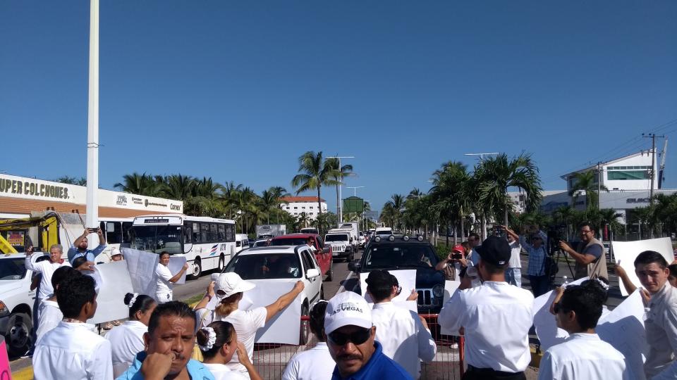 14y15Bahía (3) Lamentable que las autoridades no se presentaran a dar la cara a los vecinos