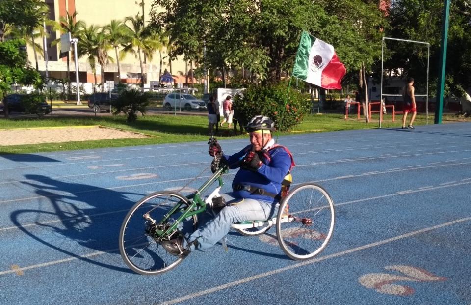 18y19Bahía (1) Poco apoyo, atropellado, pero ganó su medalla en maratón de CDMX