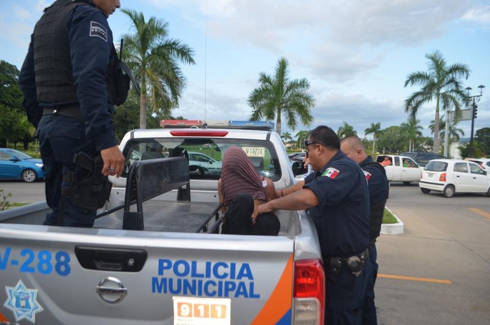 30Deportes (1) Sospechoso de robo a mano armada es retenido por policías