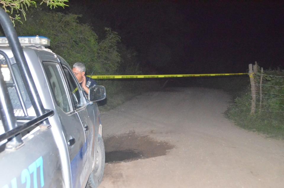 30y31Bahía (1) Encuentran Cadáver en brecha de Ixtapa