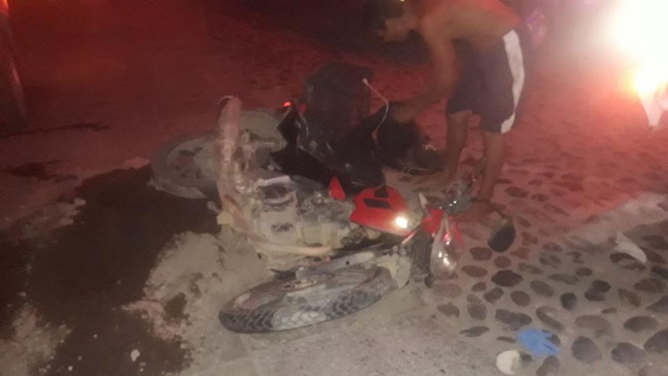 30y31Bahía (5) Grave motociclista al chocar con camioneta