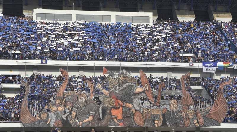 Aficionado al fútbol apaleado a muerte en Indonesia, 16 detenidos Aficionado al fútbol apaleado a muerte en Indonesia, 16 detenidos