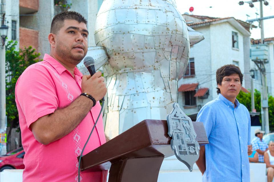 COMUNICADO 2883-Inauguraci_n-entrega-esculturas (1) Incrementa Puerto Vallarta su patrimonio escultórico