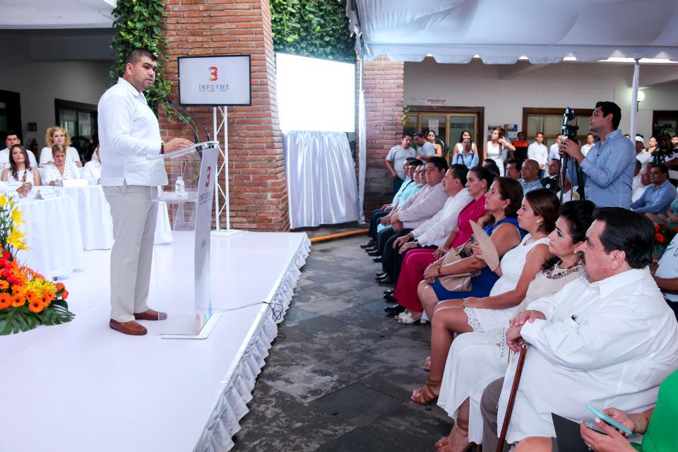 COMUNICADO 2894-Testimonios-alcaldes-3er Informe (1) Reconocen alcaldes de Cabo Corrientes y Bahía de Banderas Transparencia y honestidad en el gobierno de Puerto Vallarta