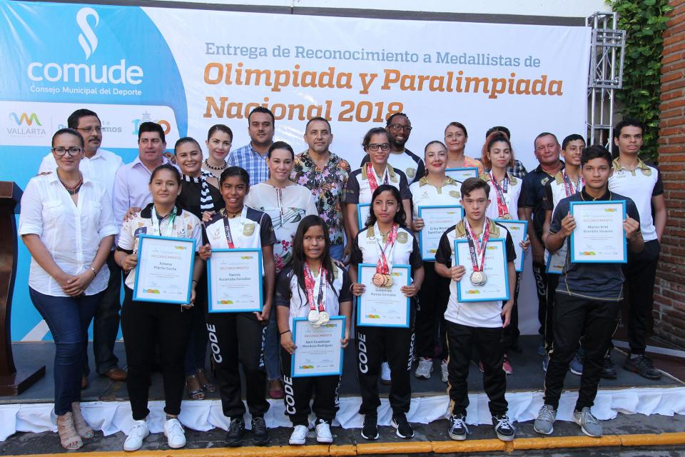 COMUNICADO 2902-Entrega reconocimientos-medallistas 2018 (1) Puerto Vallarta, tierra de campeones; reconocen a medallistas