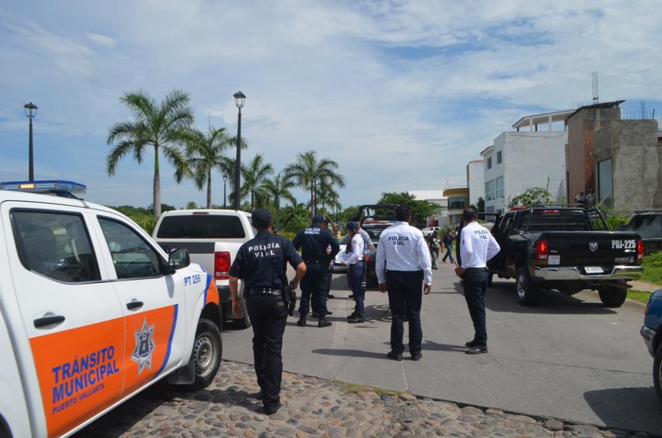 LUPILLO4 (2) Choca patrulla con automóvil