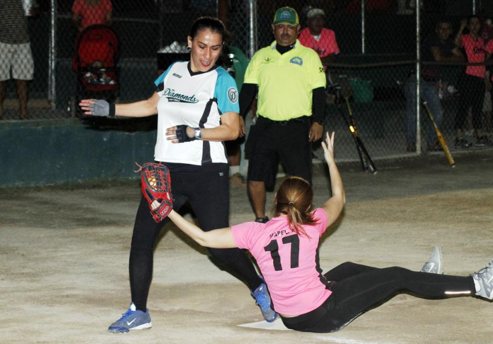 Softbol Femenil Panaderos están imparables