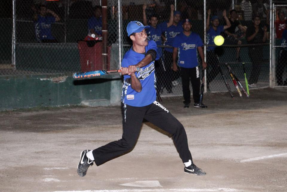 Softbolillo 02 Diablos suman triunfo