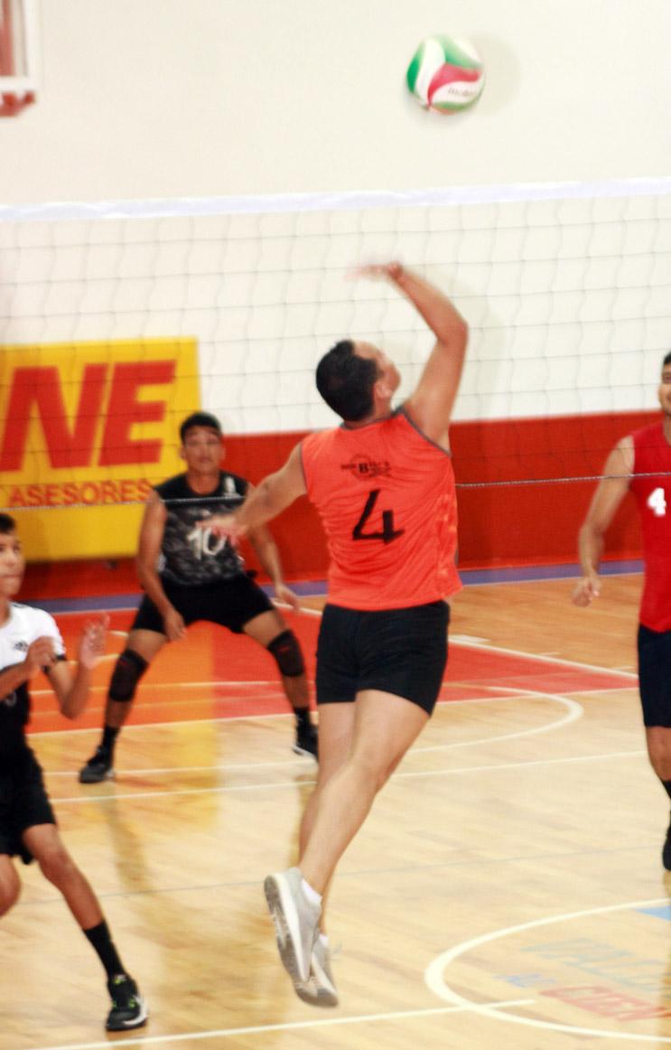 Voleibol Jardines y Playa se llevan triunfos