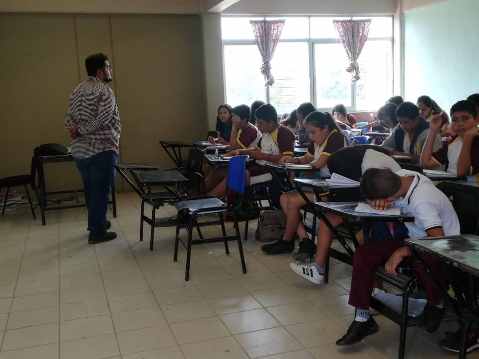 brenda 07 nota a EN VALLARTA Y TODO JALISCO… Por falta de pago, suspenden clases en escuelas federales