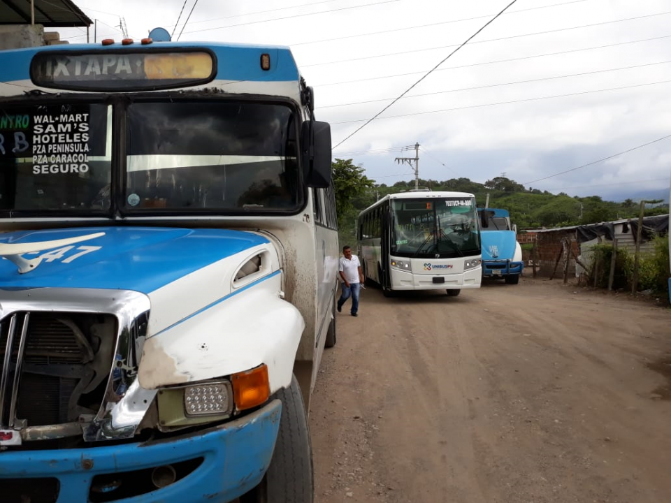 brenda 13 nota b Operan nuevos camiones para la ruta Ixtapa B en PV