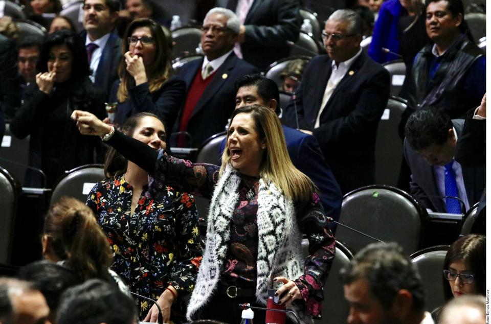03Bahía Tema del Día Frustran legisladores desafuero al Presidente