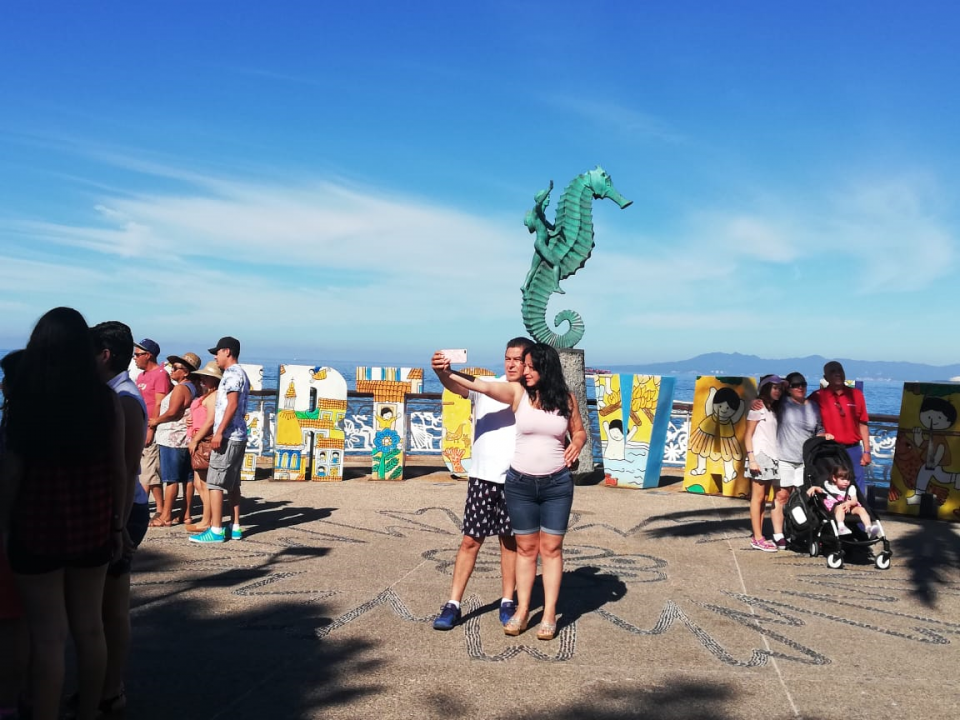 04y05Bahía (1) Cumple Puerto Vallarta las expectativas de los turistas este fin de semana largo