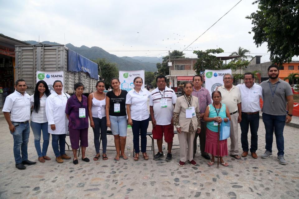10y11Bahía (4) Agradecen en San Esteban por la llegada del Aguamático