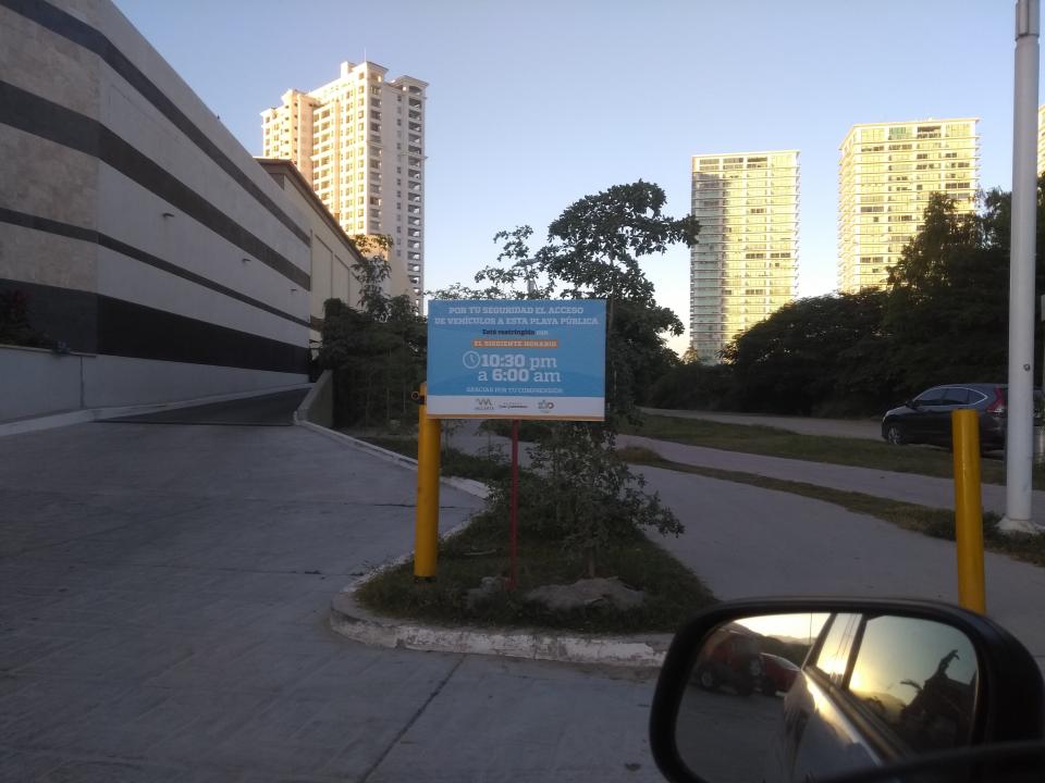 12y13Bahía (4) Restringen acceso de vehículos en la noche a la playa del "Holly"