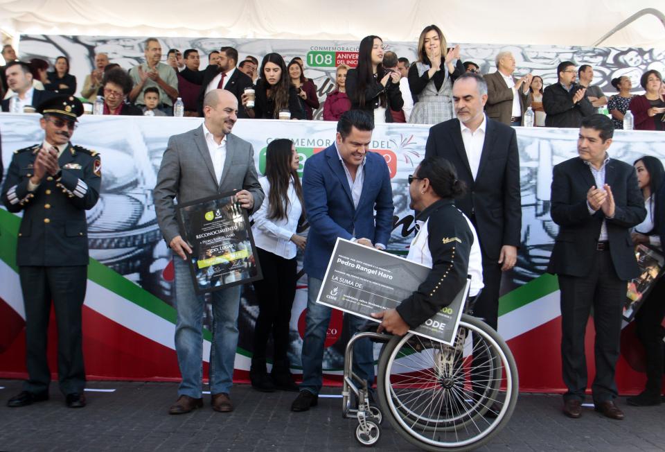 12y13Bahía (8) Preside Gobernador de Jalisco desfile conmemorativo de la Revolución Mexicana