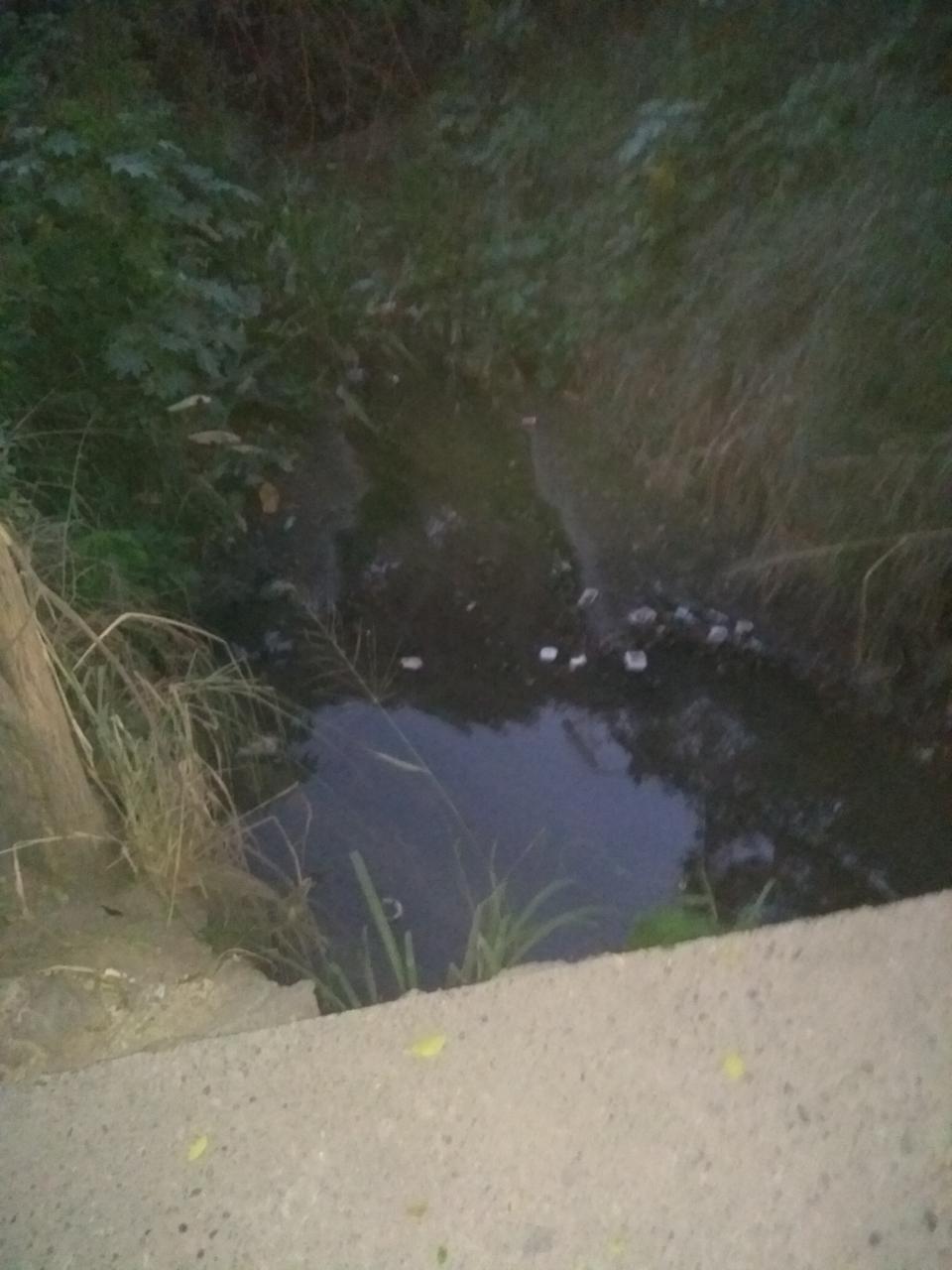14y15Bahía (1) Canal peligroso en la colonia Bobadilla