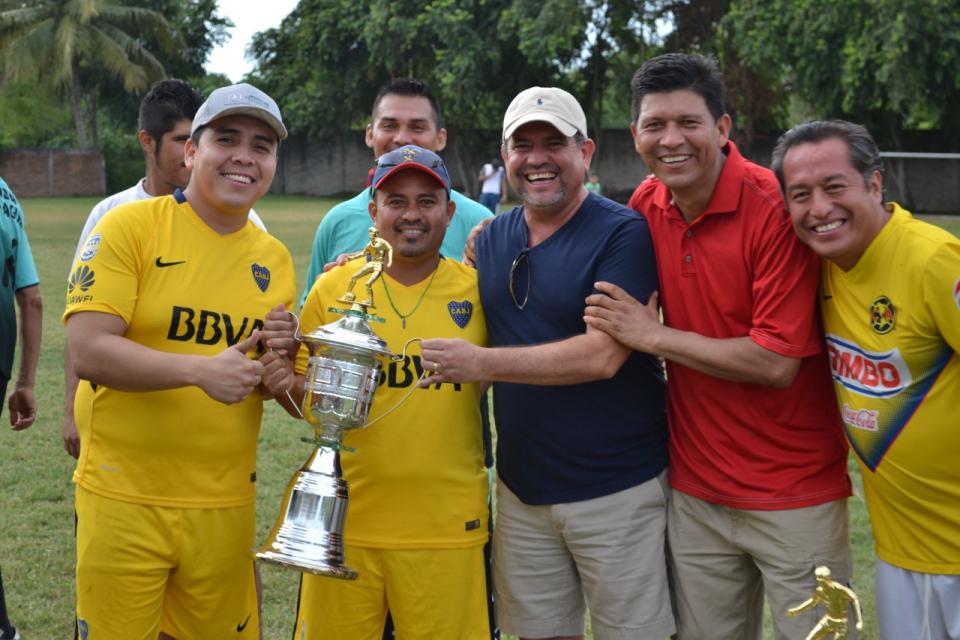 24Deportes (2) Encabeza Andrés premiación del Torneo Interno de futbol de Seapal