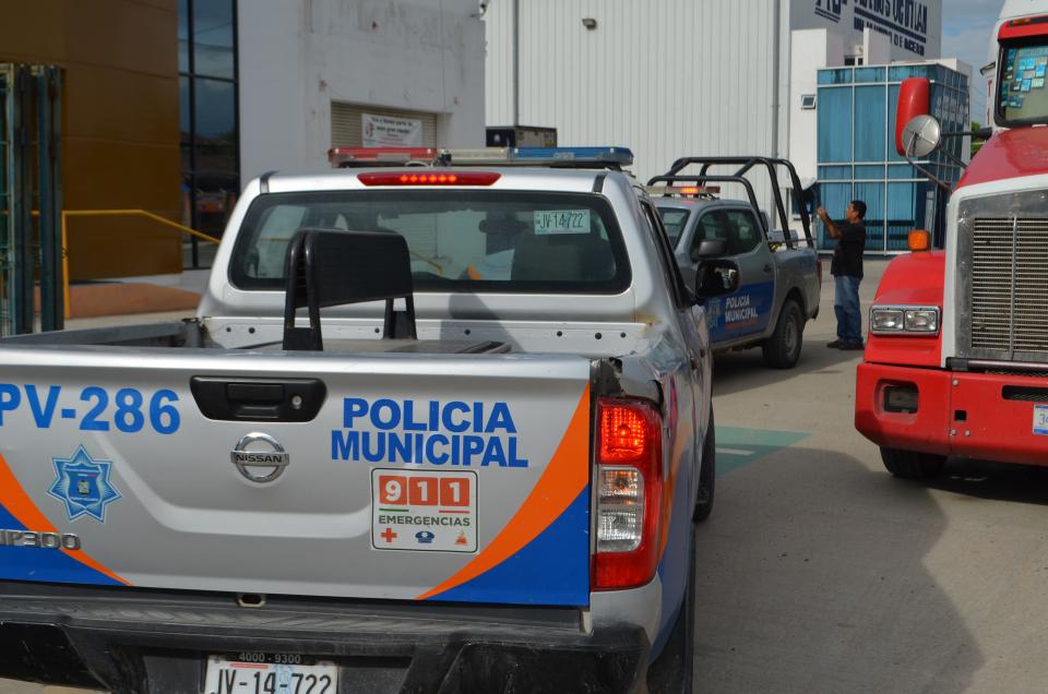 30y31sucesos (1) Asalta comando armado empresa de cigarros