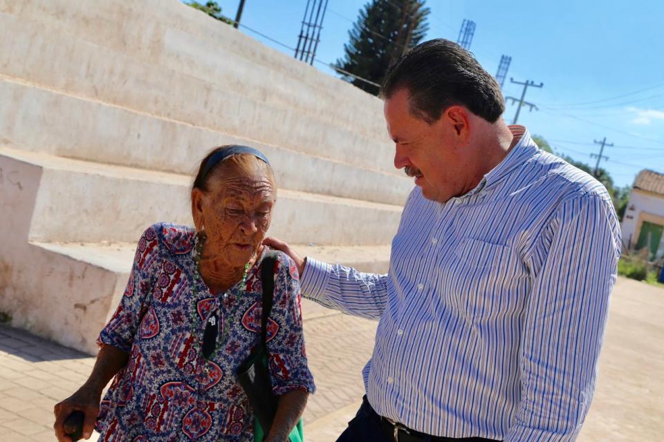 36 TONELADAS DE AYUDA (1) Llevan Gobierno y DIF de Bahía 36 toneladas de ayuda a Ruiz y Huajicori