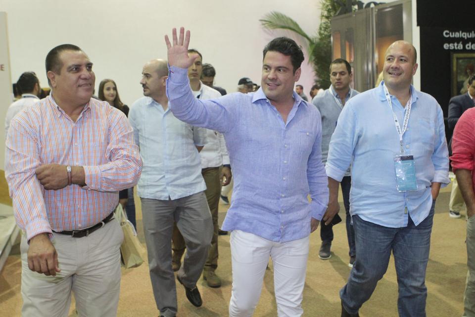 FOTO NOTA-07-11-18-Bienvenida SingularityU (1) Da alcalde bienvenida a participantes del SingularityU México